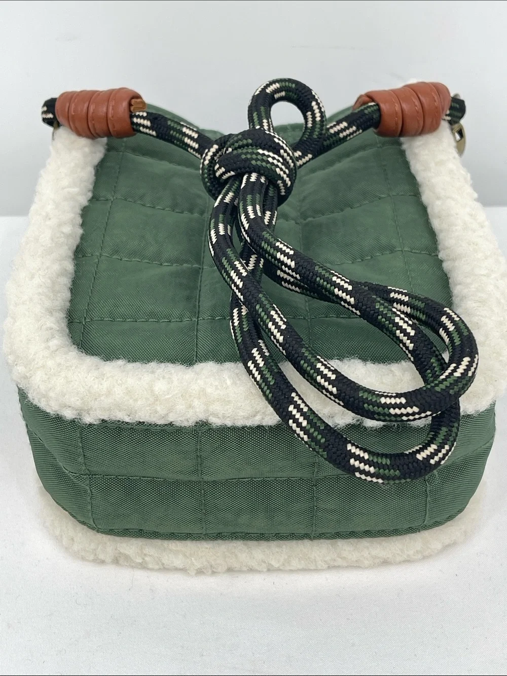 UNIVERSAL THREADS Quilted Green Sherpa-Trim Crossbody Bag. NWOT